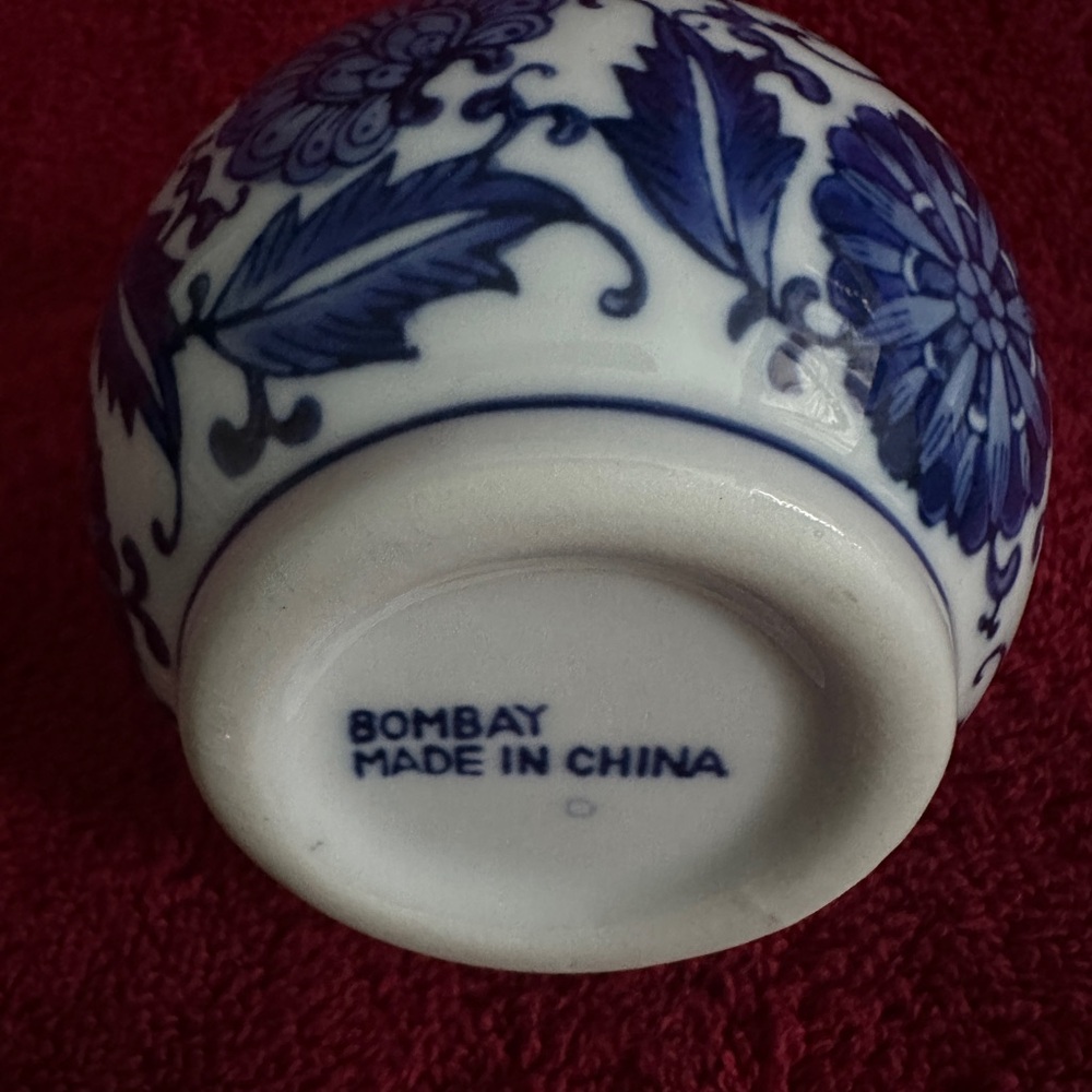 Bombay Blue and White Floral Vase - Picture 4 of 4